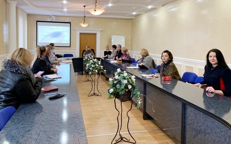 Учасники засідання фахового семінару для проведення попередньої експертизи дисертації здобувачки Пелешок О.О.